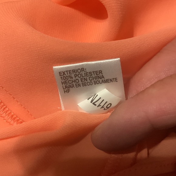 Super cute peach blouse - Picture 6 of 6